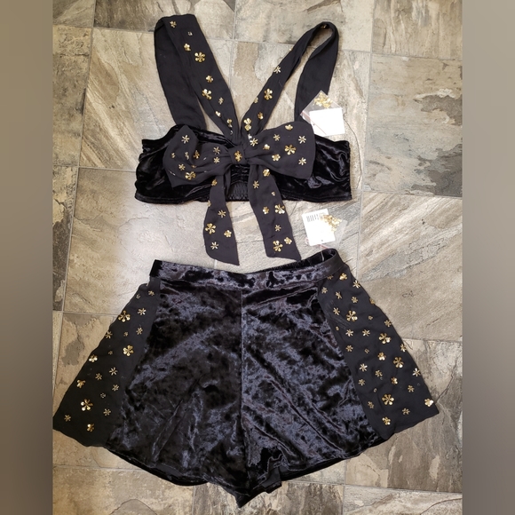 Urban Outfitters Out From Under Black Velvet Set - Picture 2 of 8